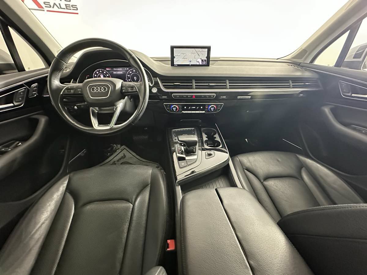 Used 2017 Audi Q7 3.0T Prestige w/ Prestige Package AWD/4WD image 32