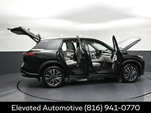 Certified 2026 INFINITI QX60 Luxe w/ Cargo Package image 38