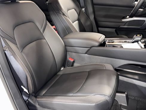 New 2025 Nissan Pathfinder SL image 8