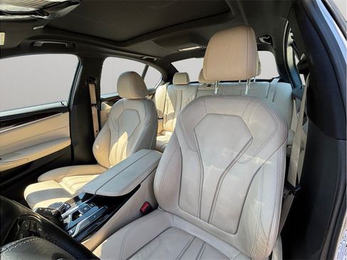 Used 2018 BMW 530i w/ Premium Package RWD image 18
