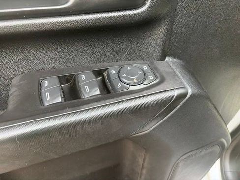 Used 2021 Chevrolet Silverado 2500 Custom w/ Custom Value Package AWD/4WD image 12