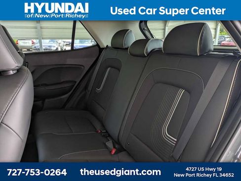 Certified 2025 Hyundai Venue Limited FWD image 14