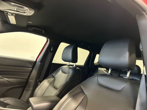 New 2026 Jeep Compass Latitude image 28