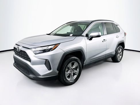 Used 2025 Toyota RAV4 XLE image 3