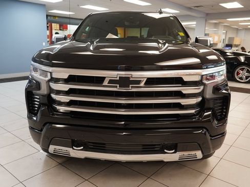 Certified 2024 Chevrolet Silverado 1500 High Country w/ High Country Premium Package AWD/4WD image 15