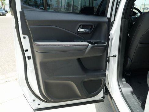 Used 2025 Honda Ridgeline Black Edition image 17