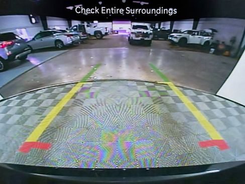 Used 2024 Chrysler Pacifica Touring-L FWD image 18
