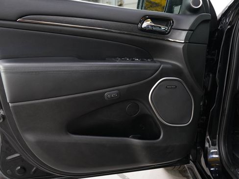 Used 2019 Jeep Grand Cherokee High Altitude AWD/4WD image 19
