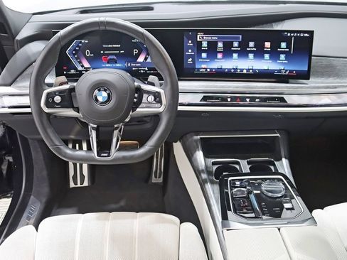 Used 2024 BMW 740i xDrive w/ Premium Package 2 AWD/4WD image 13
