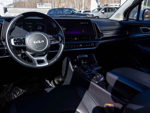 Used 2025 Kia Sportage EX w/ Premium Package image 16