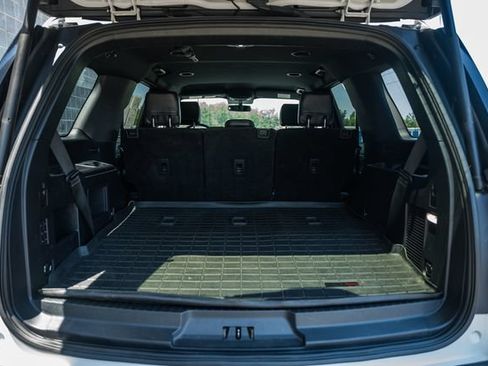 Used 2018 Ford Expedition XLT w/ Equipment Group 202A AWD/4WD image 12