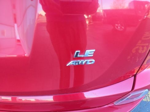 Used 2017 Toyota RAV4 LE image 5