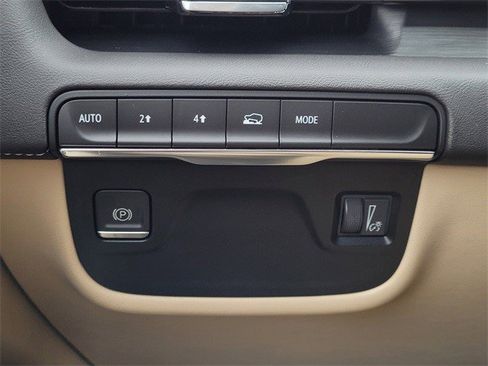 Certified 2022 Cadillac Escalade ESV Premium Luxury w/ LPO, Radiant Package image 14