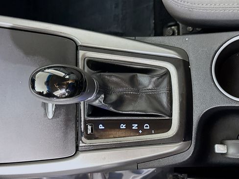 Used 2016 Hyundai Elantra SE image 18