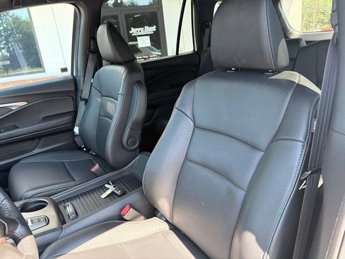 Used 2023 Honda Passport EX-L image 3