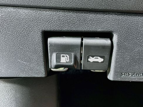 Used 2024 Nissan Versa SV w/ Trunk Package FWD image 17