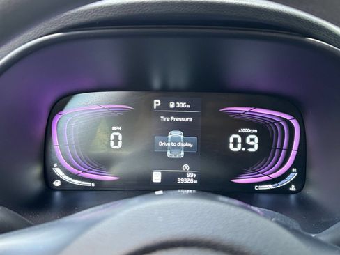 Used 2025 Kia Soul LX w/ LX Technology Package FWD image 38