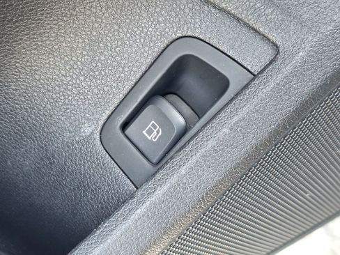 Used 2016 Audi A3 e-tron Premium w/ Audi MMI Navigation Plus FWD image 24