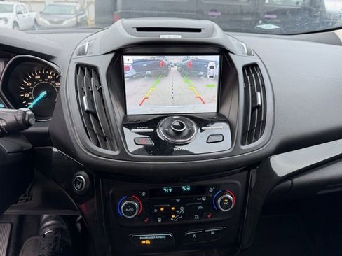 Used 2017 Ford Escape Titanium image 17