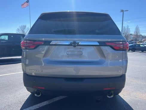 Used 2023 Chevrolet Traverse LT image 7