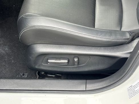 Used 2023 Honda Civic Touring image 4