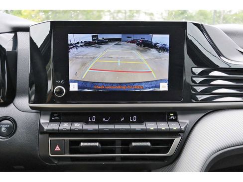 Used 2025 Toyota Camry SE w/ Convenience Package FWD image 23