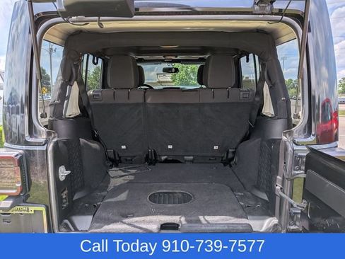 Used 2015 Jeep Wrangler Unlimited Rubicon w/ Dual Top Group AWD/4WD image 31