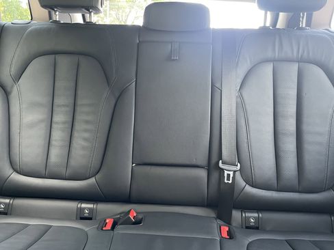 Used 2022 BMW X5 M50i w/ Premium Package image 20