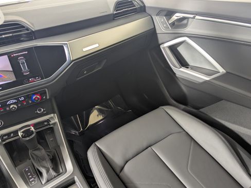 New 2025 Audi Q3 2.0T Premium image 11