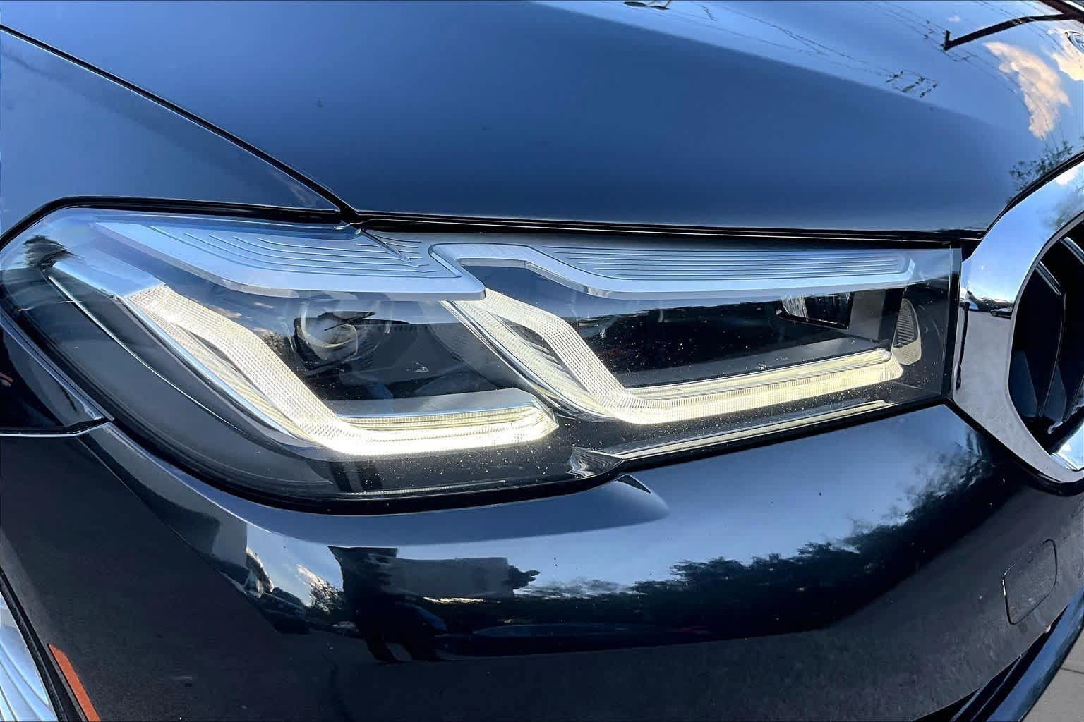 Used 2021 BMW 530e w/ Premium Package RWD image 27