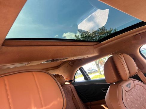 Used 2026 Bentley Flying Spur Plug-In Hybrid AWD/4WD image 15
