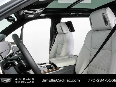 Certified 2026 Cadillac Escalade ESV Platinum Sport w/ LPO, ONYX Package AWD/4WD image 5