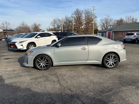 Used 2014 Scion tC Hatchback Coupe 2D image 3