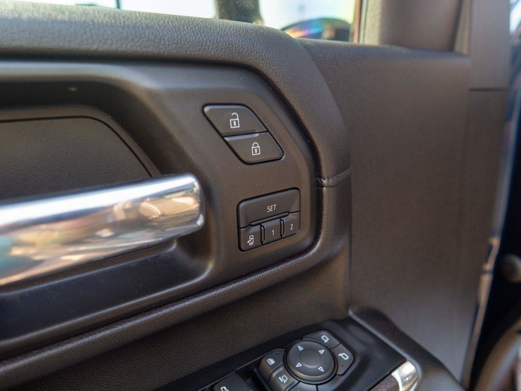 Used 2020 GMC Sierra 2500 Denali w/ Denali Ultimate Package AWD/4WD image 19