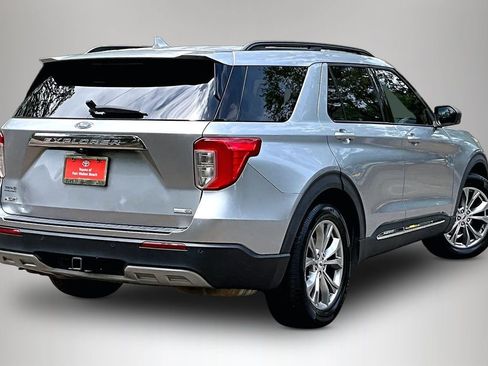 Used 2020 Ford Explorer XLT w/ Equipment Group 202A RWD image 5