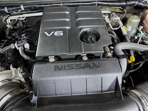 Certified 2020 Nissan Frontier SV w/ Midnight Edition Floor Mats image 33