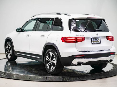 Used 2026 Mercedes-Benz GLB 250 image 2