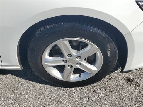 Used 2020 Chevrolet Malibu LS image 7