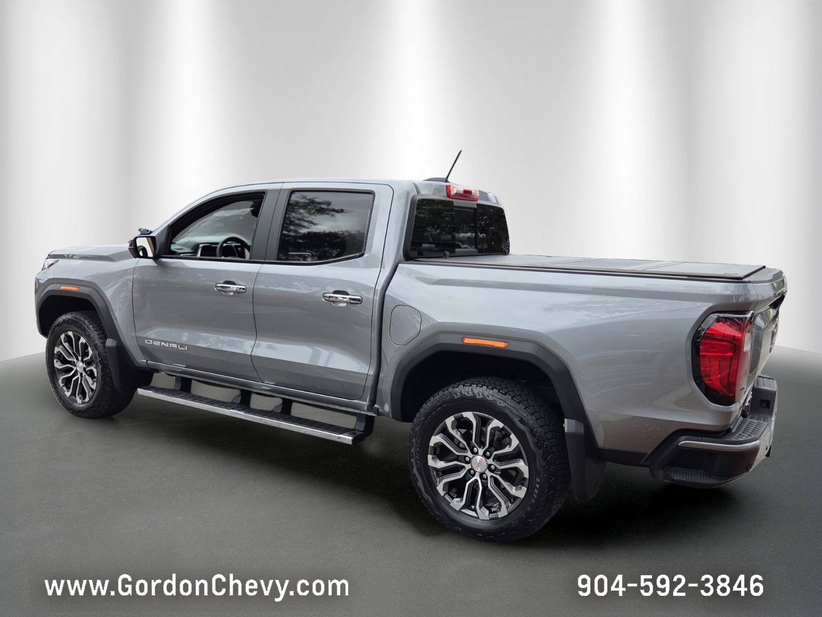 Used 2026 GMC Canyon Denali AWD/4WD image 3