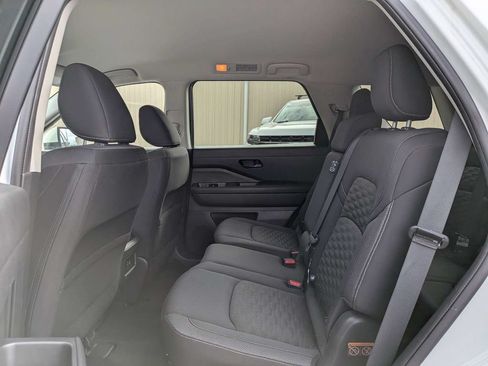 Used 2024 Nissan Pathfinder SV FWD image 13