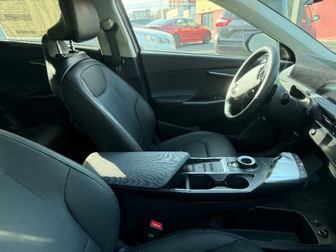 Used 2024 Kia EV6 Wind w/ Wind Technology Package image 8