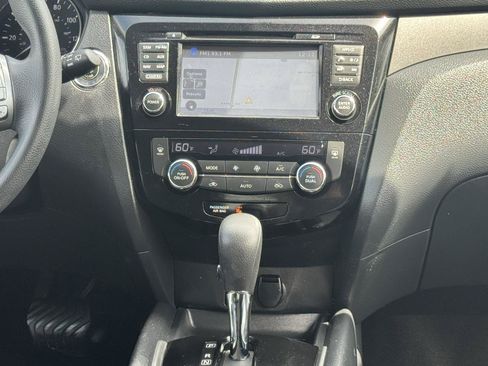 Used 2016 Nissan Rogue SV w/ SV Premium Package FWD image 15