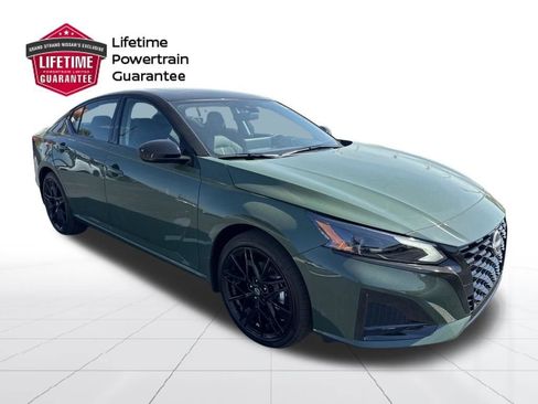 New 2026 Nissan Altima 2.5 SR w/ SR Midnight Edition Package image 3