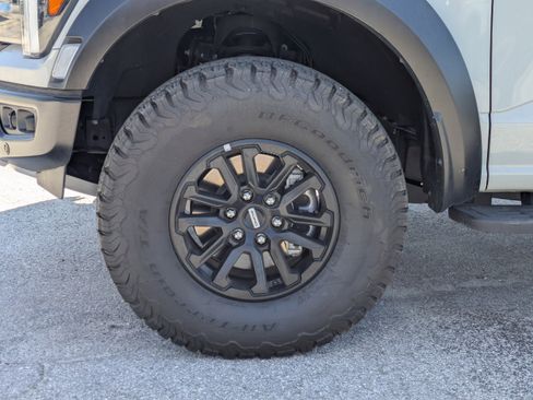 Used 2024 Ford F150 Raptor AWD/4WD image 9