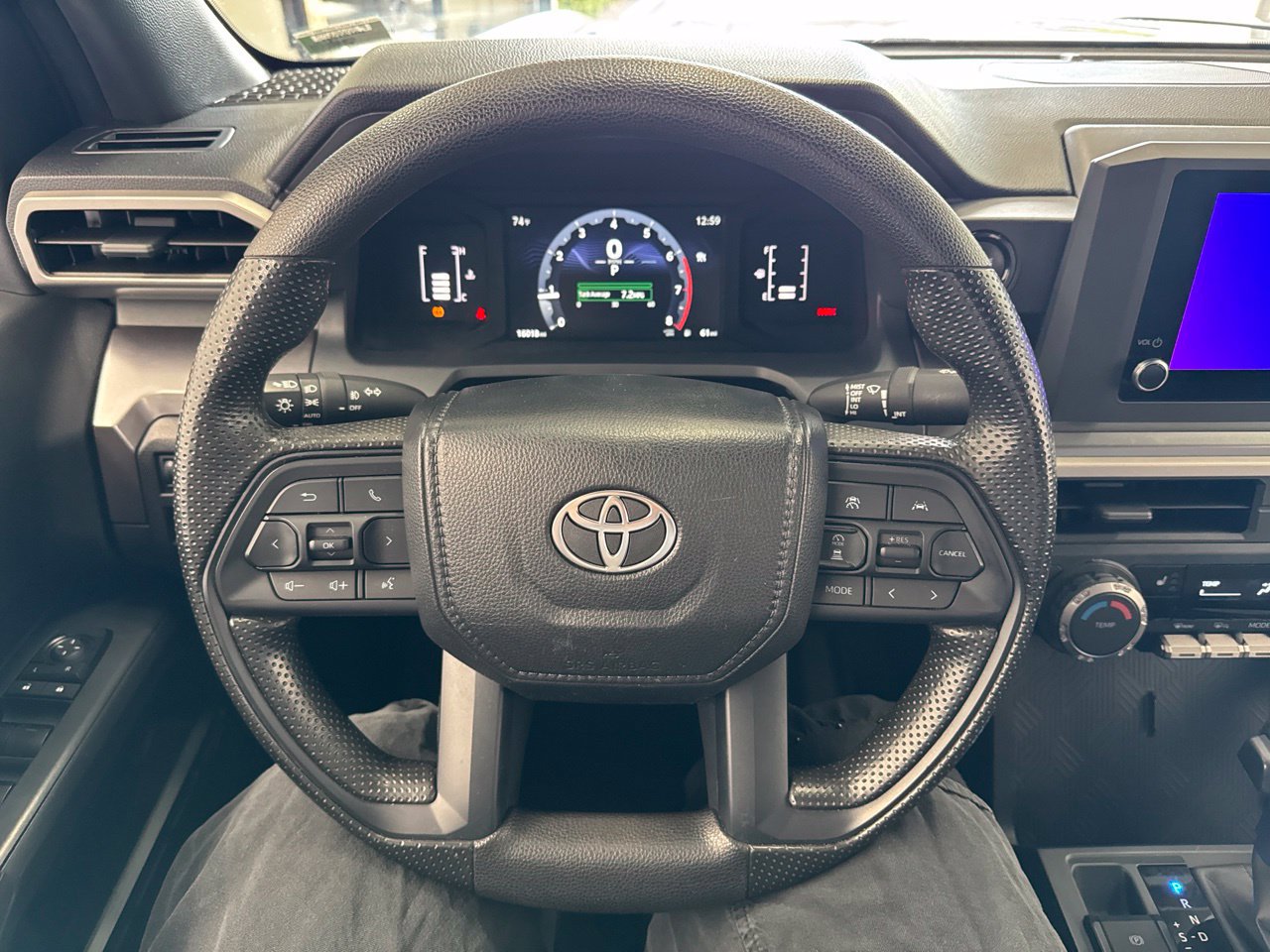 Used 2024 Toyota Tacoma SR5 AWD/4WD image 17