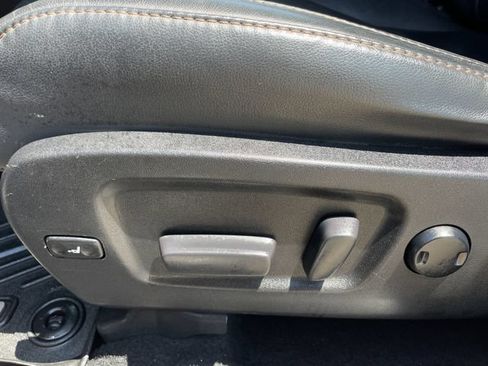 Used 2018 Toyota Highlander XLE FWD image 26