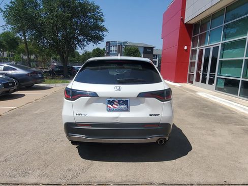 Used 2023 Honda HR-V Sport image 5