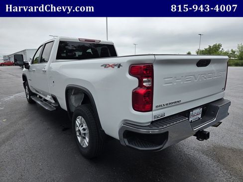 Used 2025 Chevrolet Silverado 2500 LT w/ Convenience Package AWD/4WD image 6