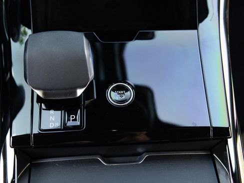 Used 2025 Land Rover Range Rover Sport Dynamic SE AWD/4WD image 45