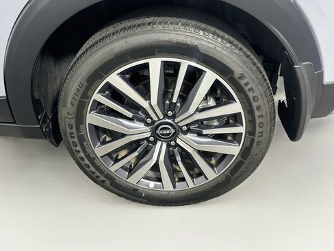 Used 2023 Nissan Kicks SV FWD image 11
